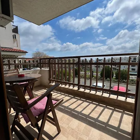 Apartment Lovely And Nice Furnished 3 In Fregata *